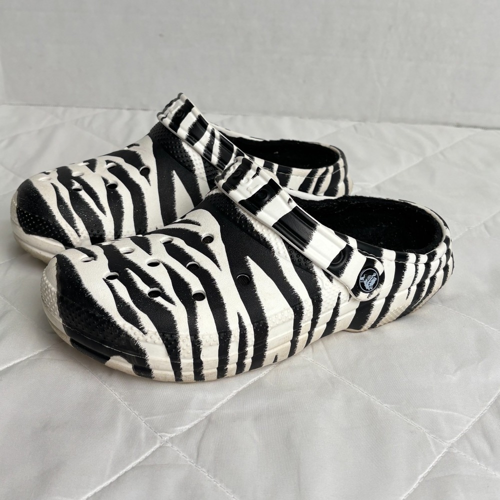 Crocs Zebra Print Faux Fur Lined Classic Clogs Womens 7 Mens 5 Black White - Picture 3 of 16